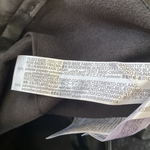 ZARA Faux Leather High Waisted Pleated Shorts Size XS - Picture 12 of 12